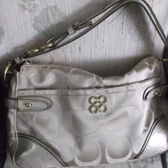 Purses - Picture 2 of 5